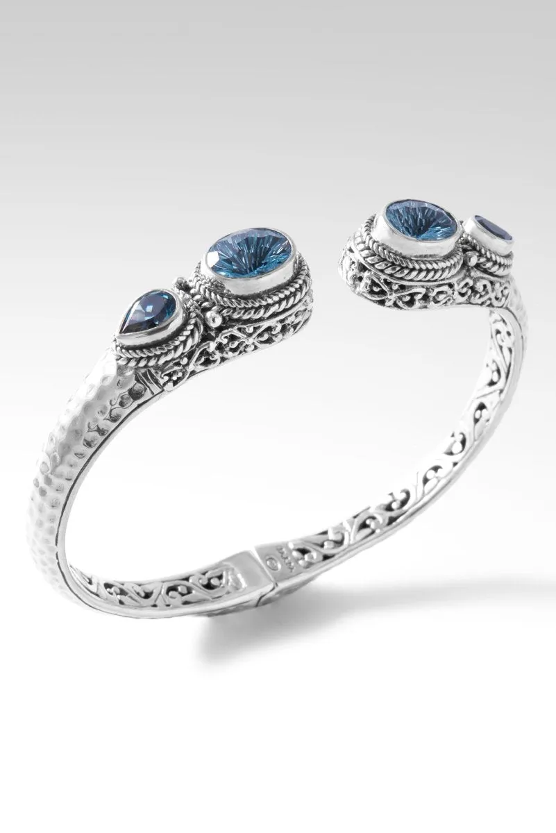Beautiful in Time Tip-to-Tip Bracelet™ in Top Sky Blue