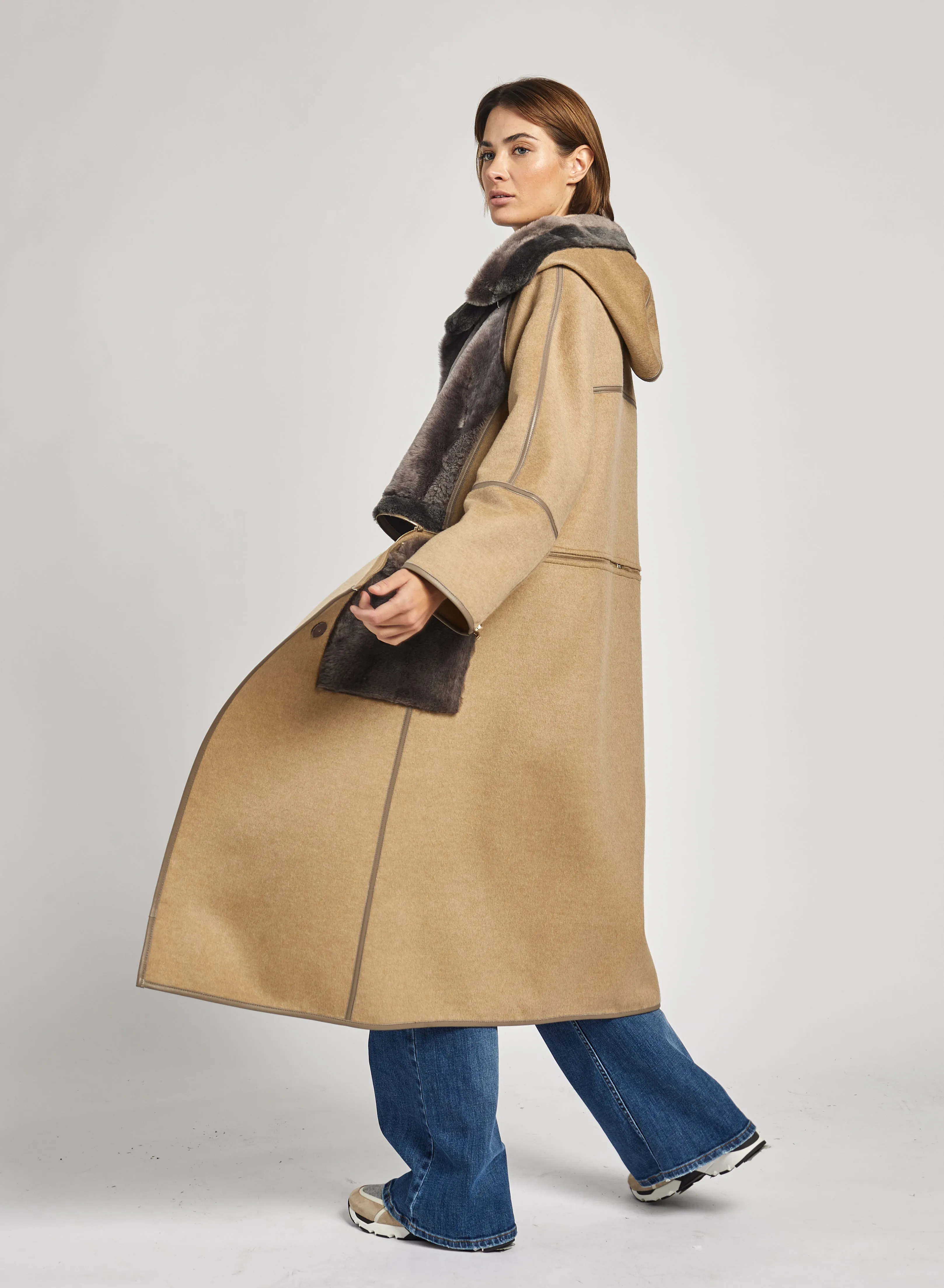 CAPPOTTO IN ANGORA E MONTONE