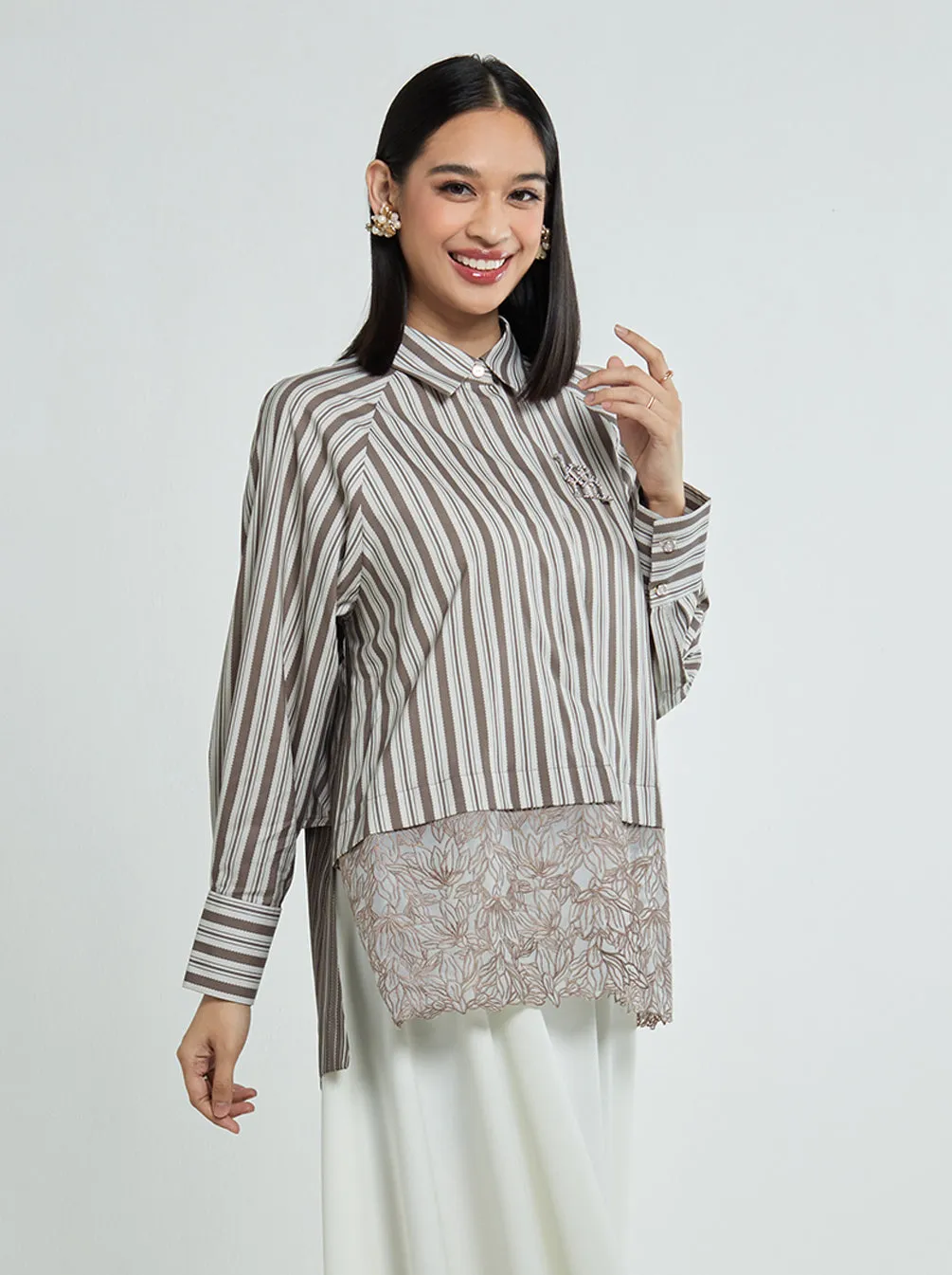 DAIRA EMBROIDERY TOP BEIGE