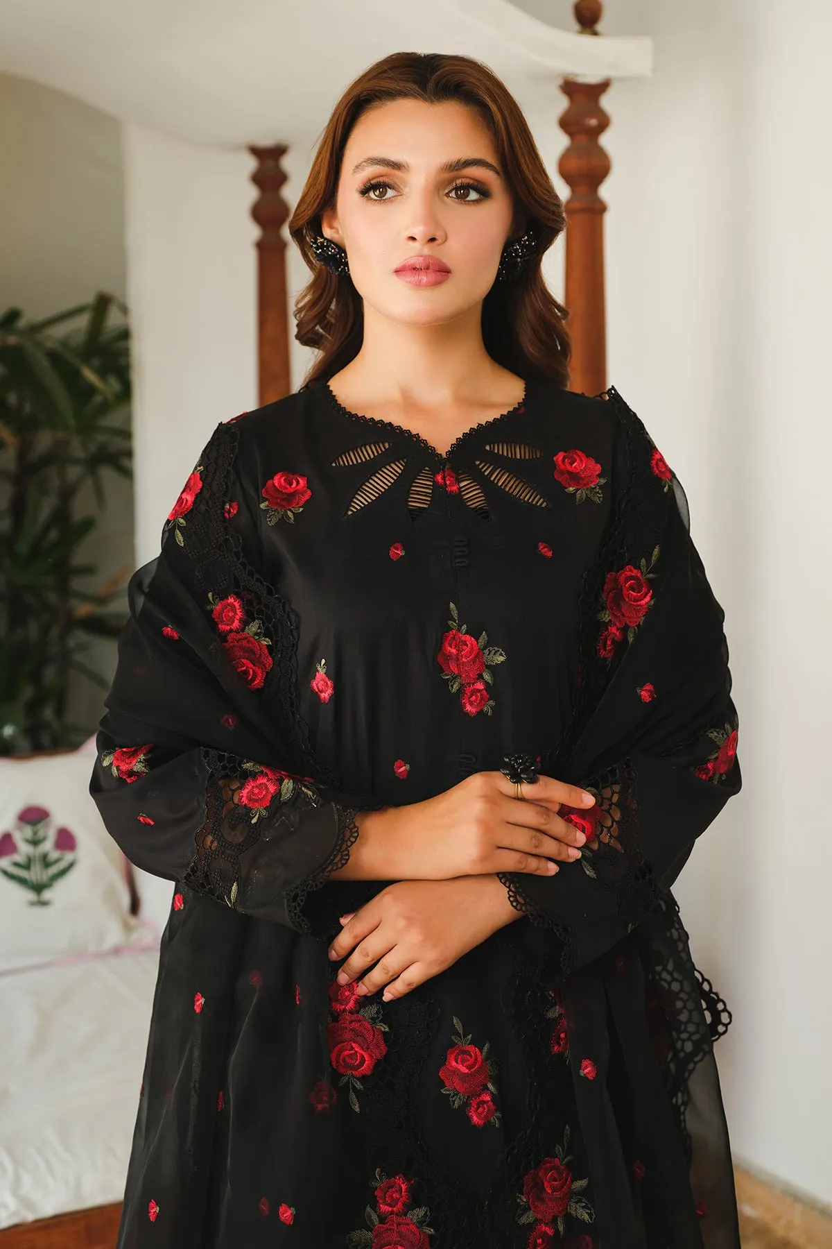 EMBROIDERED LAWN UF-648