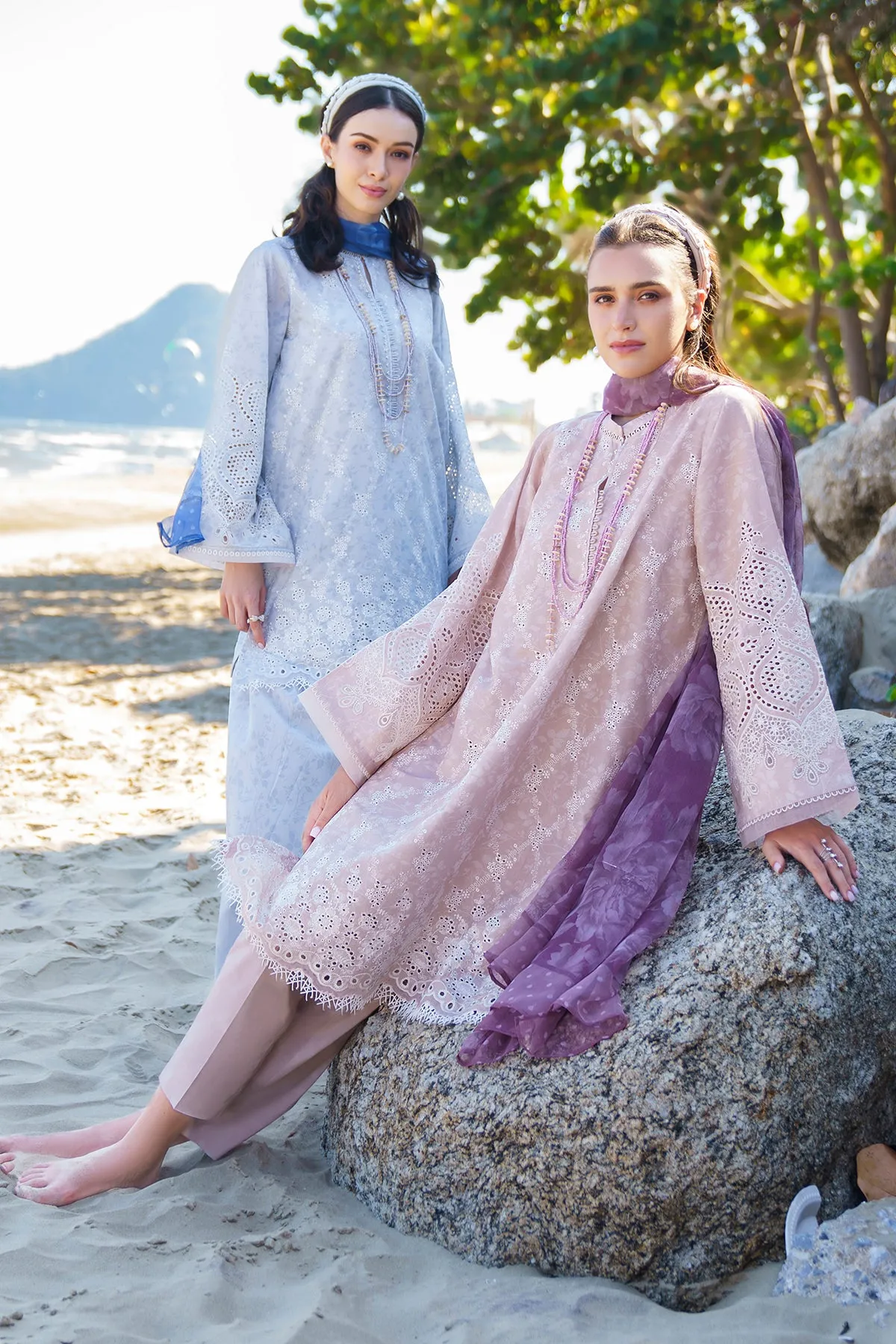 EMBROIDERED PRINTED LAWN UF-582