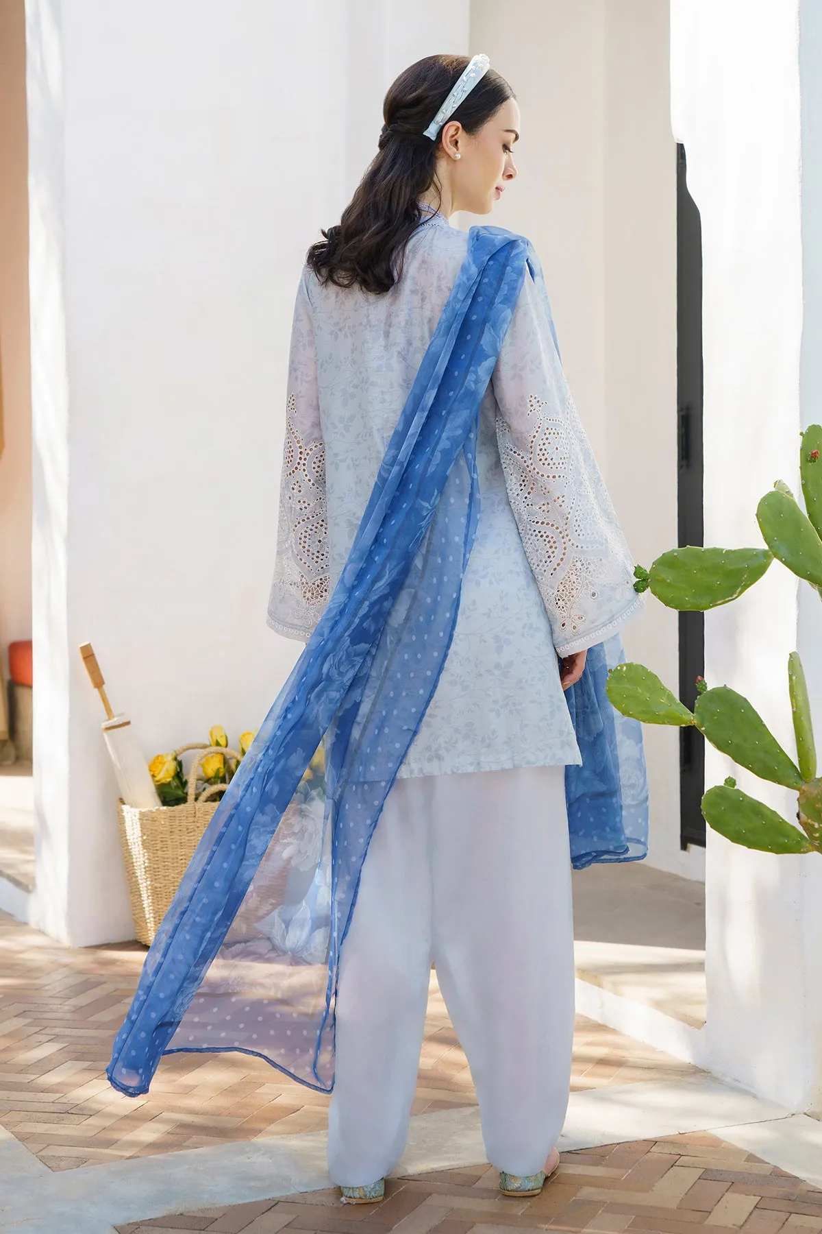 EMBROIDERED PRINTED LAWN UF-582