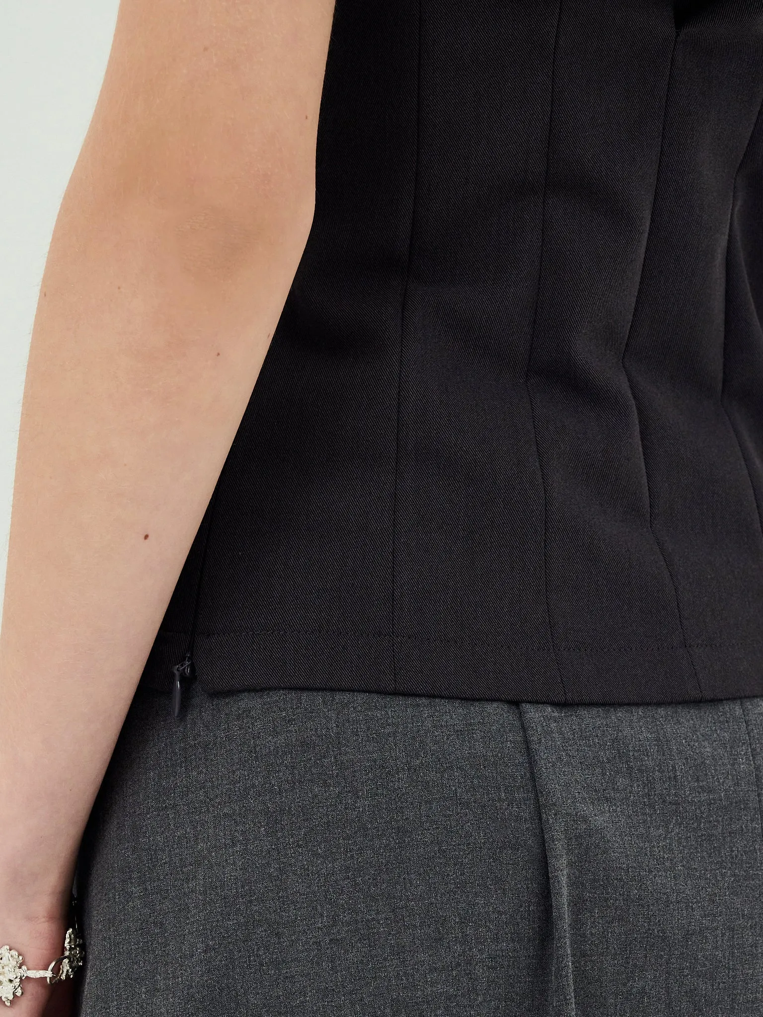 GOEN.J  Slim fitted sleeveless top - Charcoal