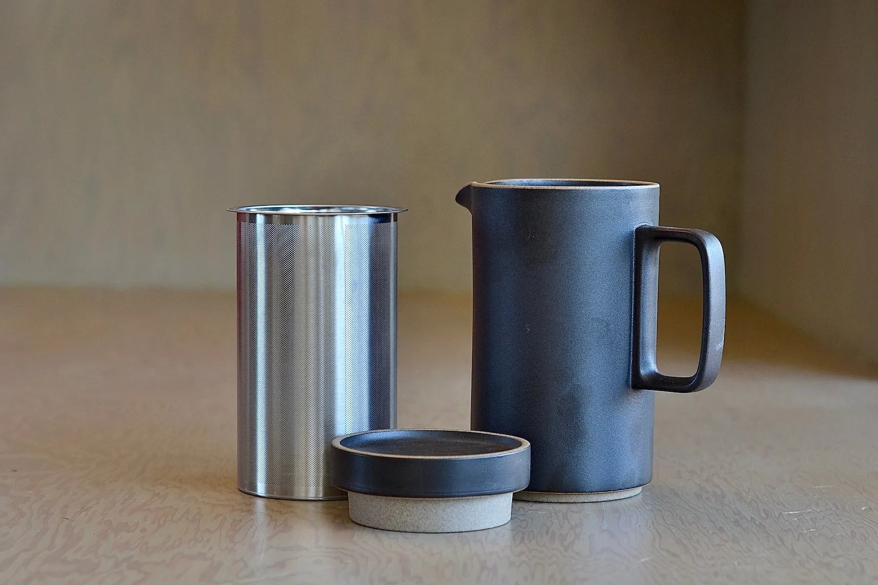 Hasami Tall Teapot in Black