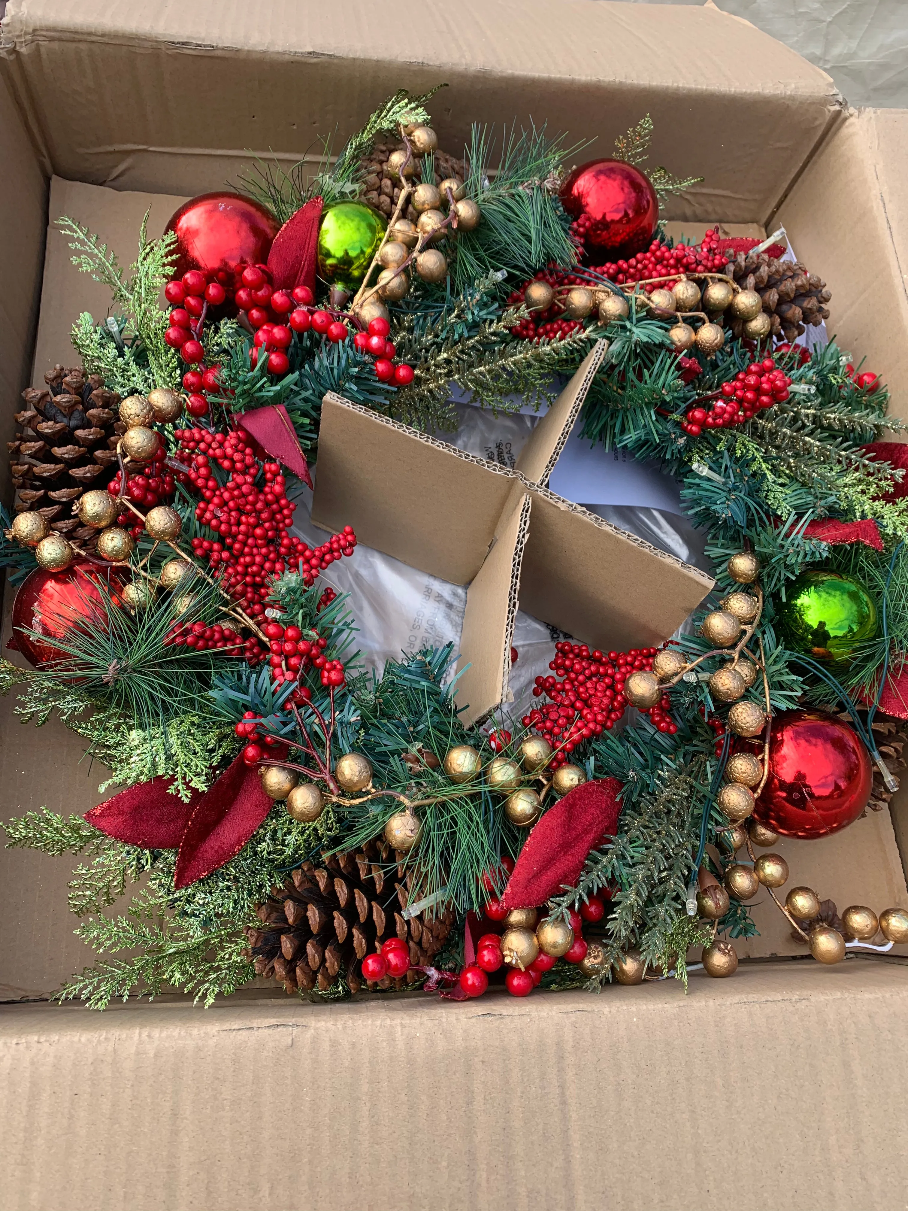 Indoor/ Outdoor Illuminated 24" Holiday Wreath