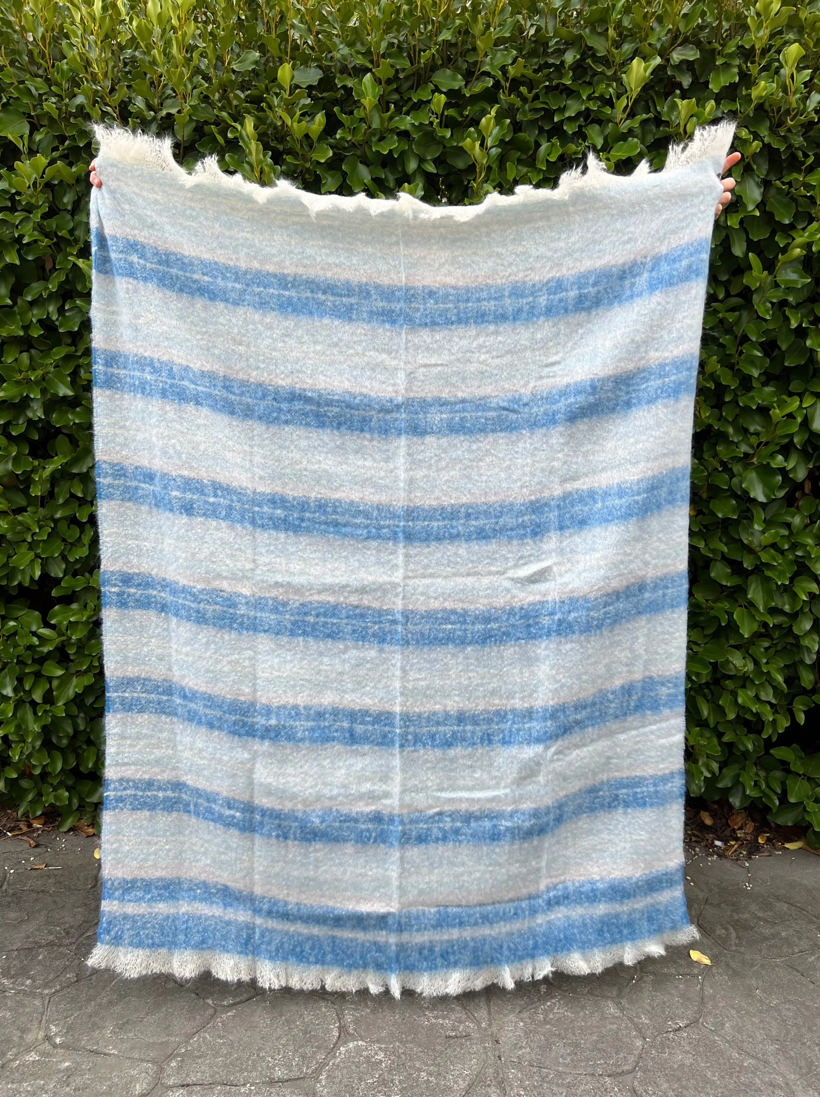 Oxford Thick Mohair Throw