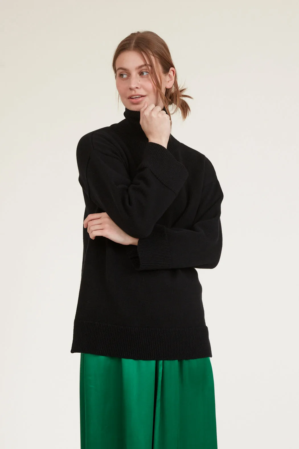 Winie T-Sweater - Black