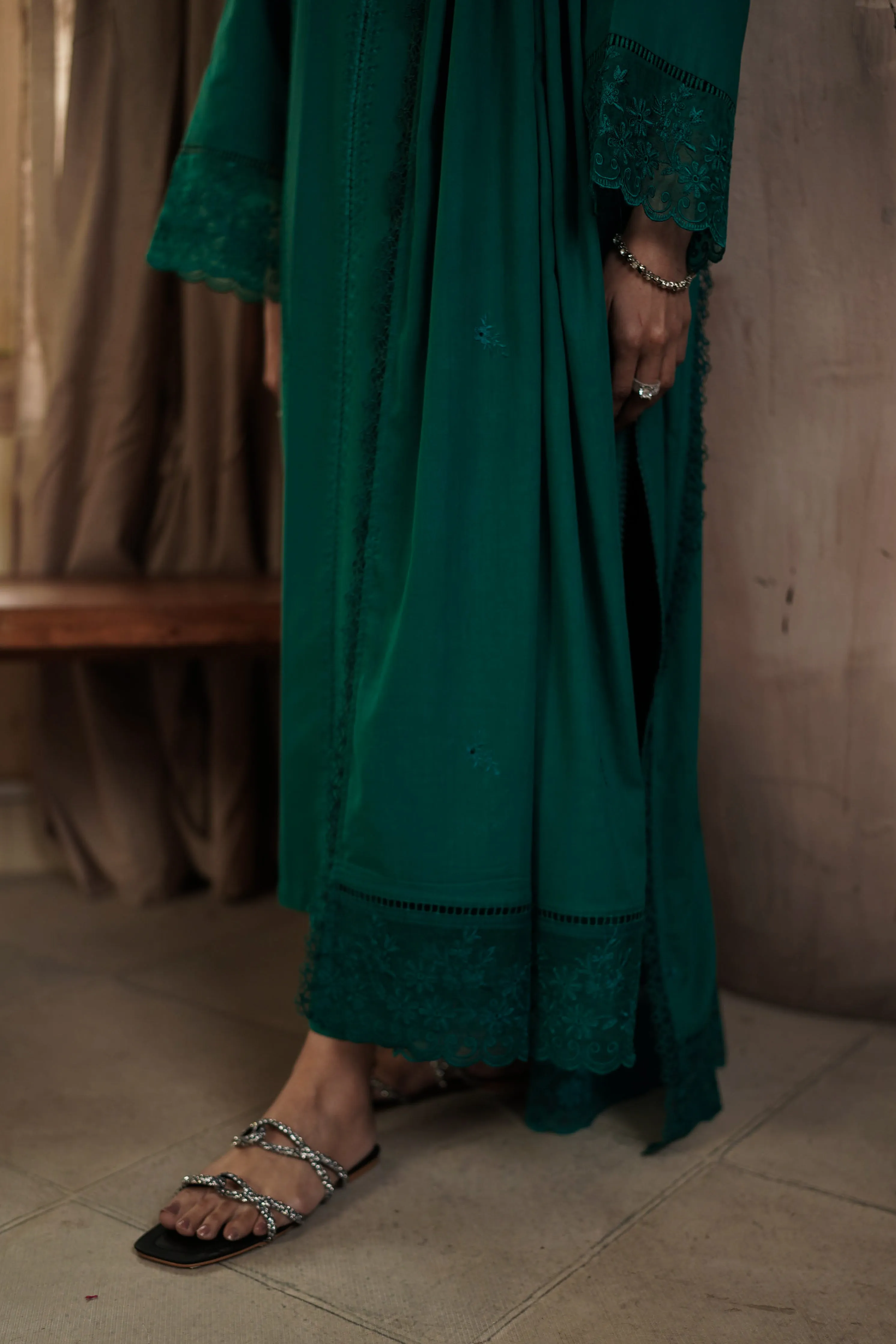 ZINC EMBROIDERED THREE PIECE SET - RAMADAN EDIT