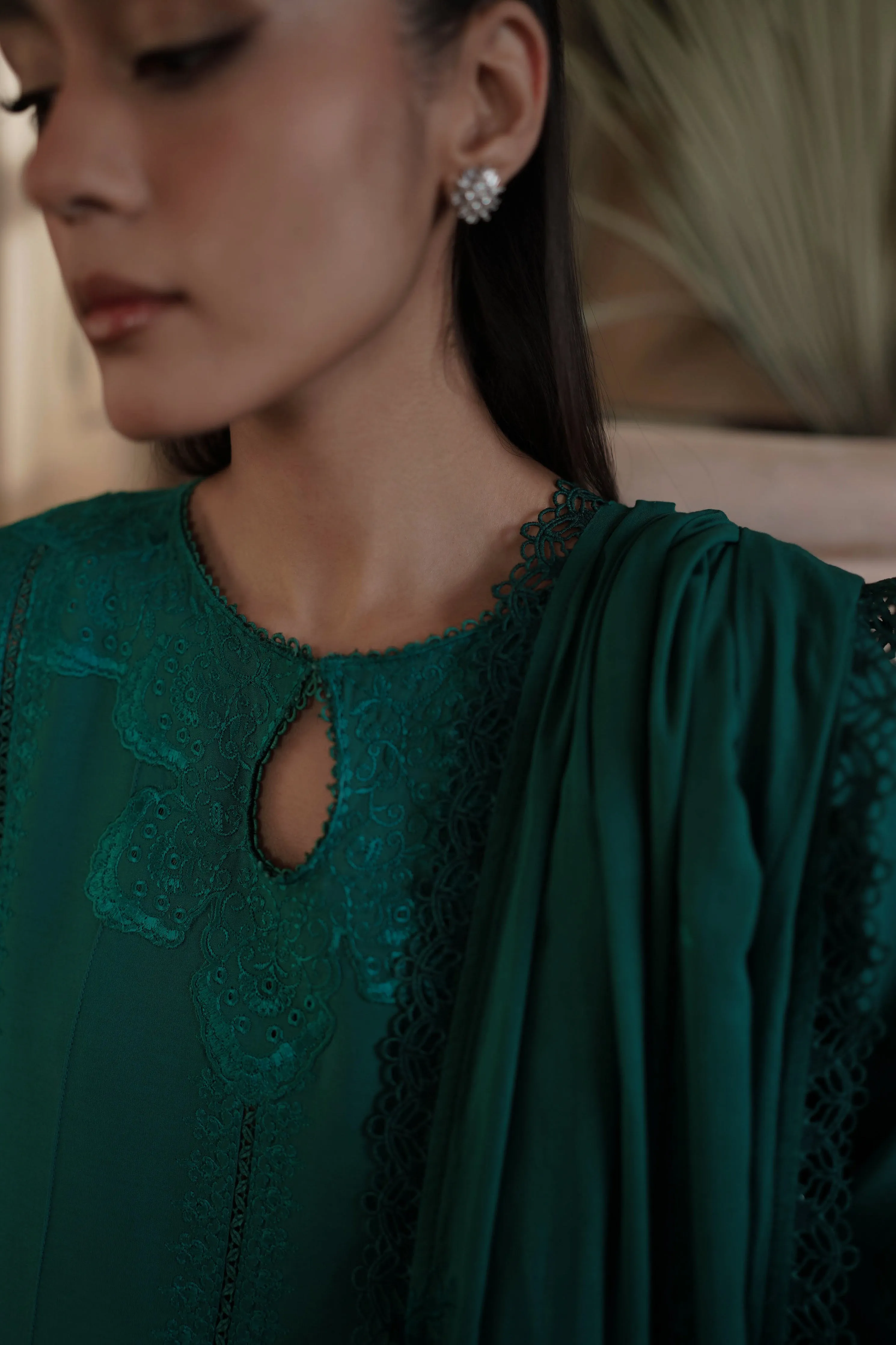 ZINC EMBROIDERED THREE PIECE SET - RAMADAN EDIT